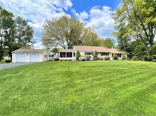 18 Evanwood Dr, Wallingford, CT 06492