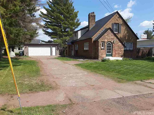 912 Douglas Blvd, Ironwood, MI 49938