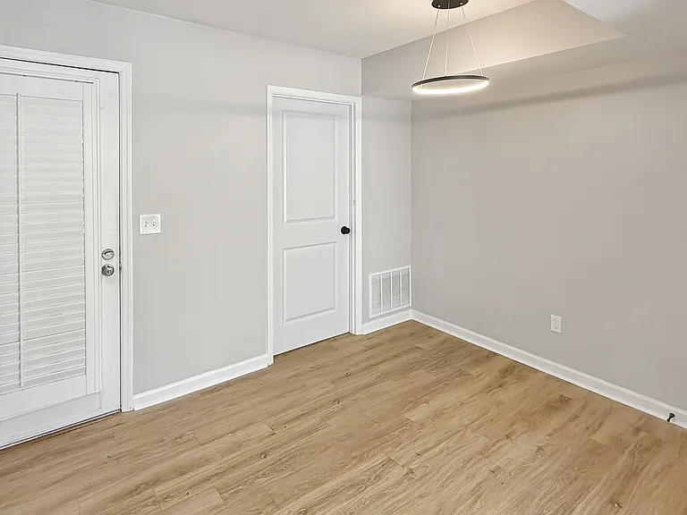 2964 Riverwood Ter — Photo 8