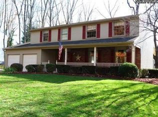 8518 Carriage Hill Dr NE, Warren, OH