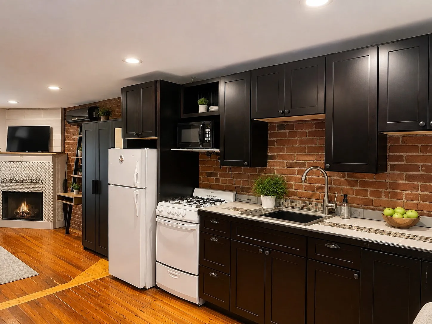 Studio, 1.0 bath, 388 sqft, $2,550 — Photo 1