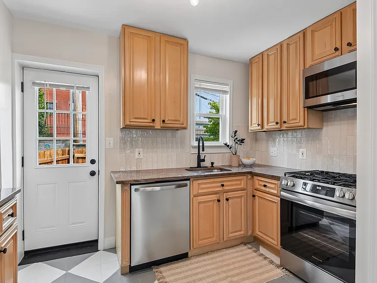 612 Harding Pl — Photo 12