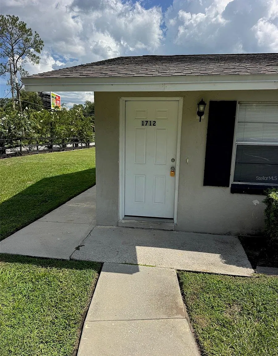 2 bed, 1.0 bath, 1028 sqft, $1,199 — Photo 2
