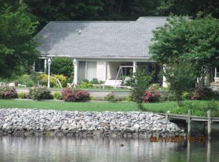 637 Old Fairport Rd, Reedville, VA 22539