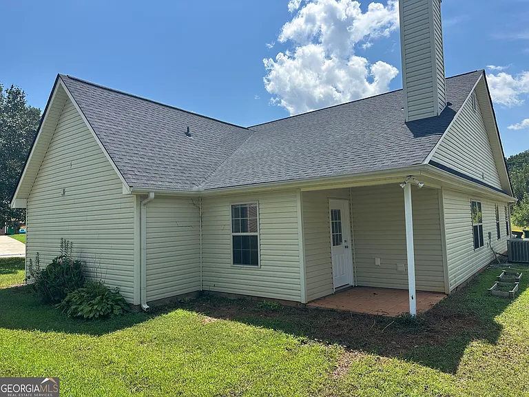 561 Highland Pointe Dr — Photo 3