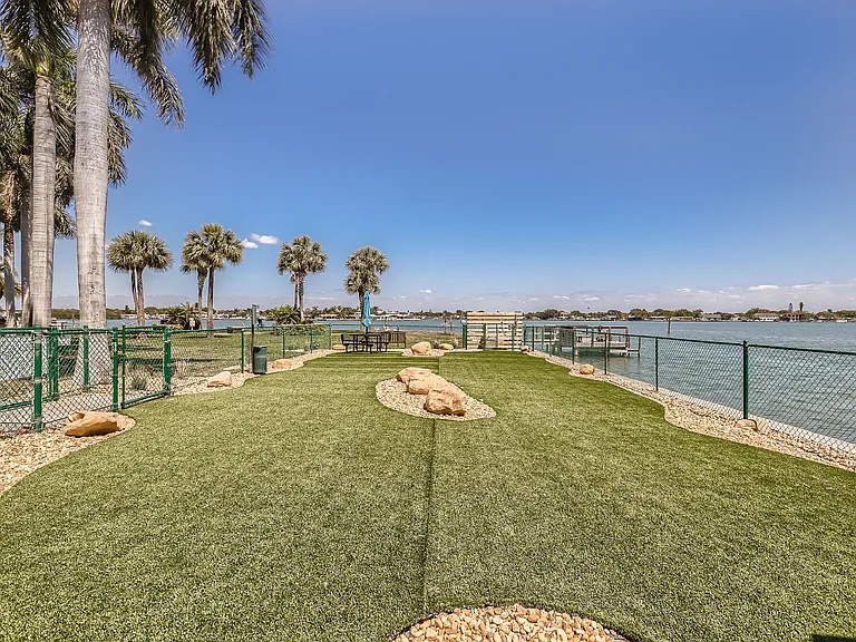 Waters Pointe — Photo 41