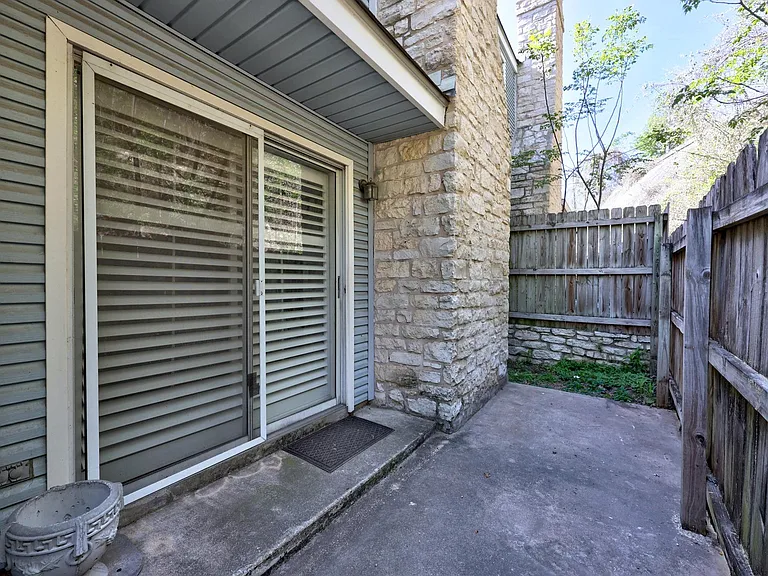 6821 Old Quarry Ln — Photo 27