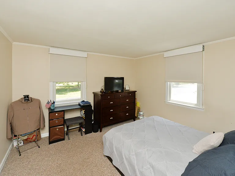 10-02 Mason Pl — Photo 9