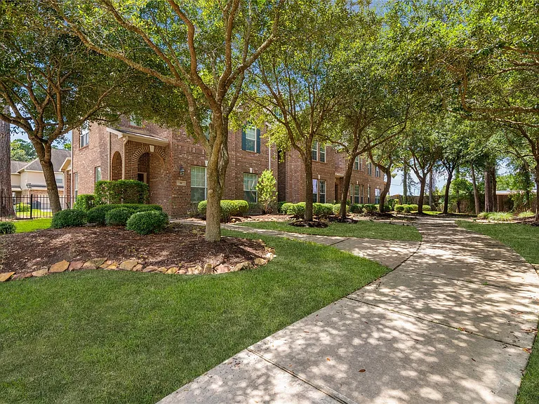 31 Umbria Ln — Photo 3
