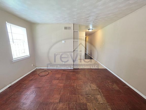 3rd image of 2440 Charjean Cv #2438