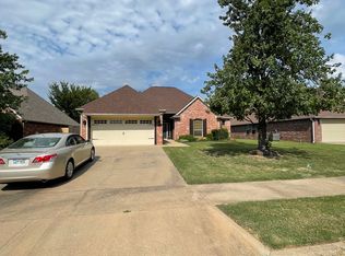 3806 SW Staverton Dr, Bentonville, AR 72713