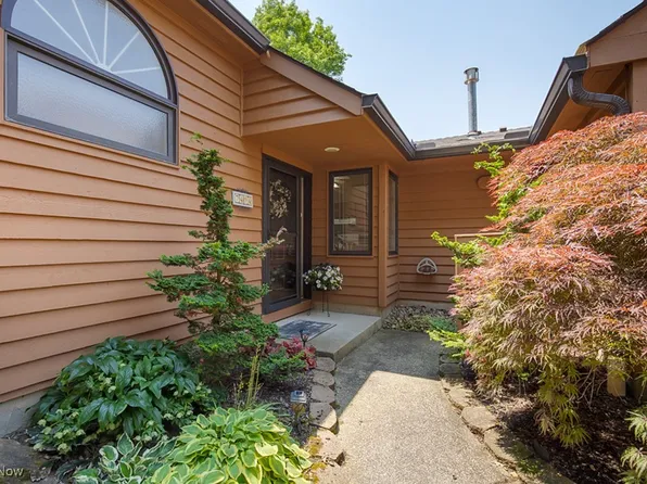 7494 Mill Race Ln, Northfield, OH 44067
