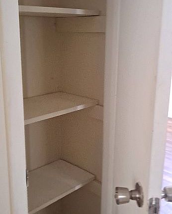 5th image of 716 N 75th Ave