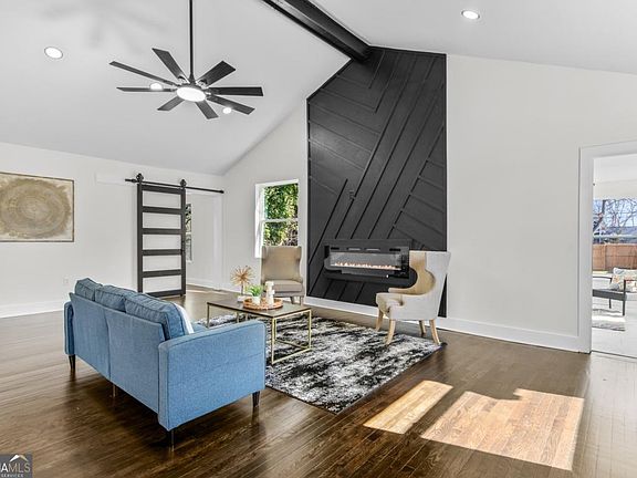 4th image of 968 Bruce Cir SE