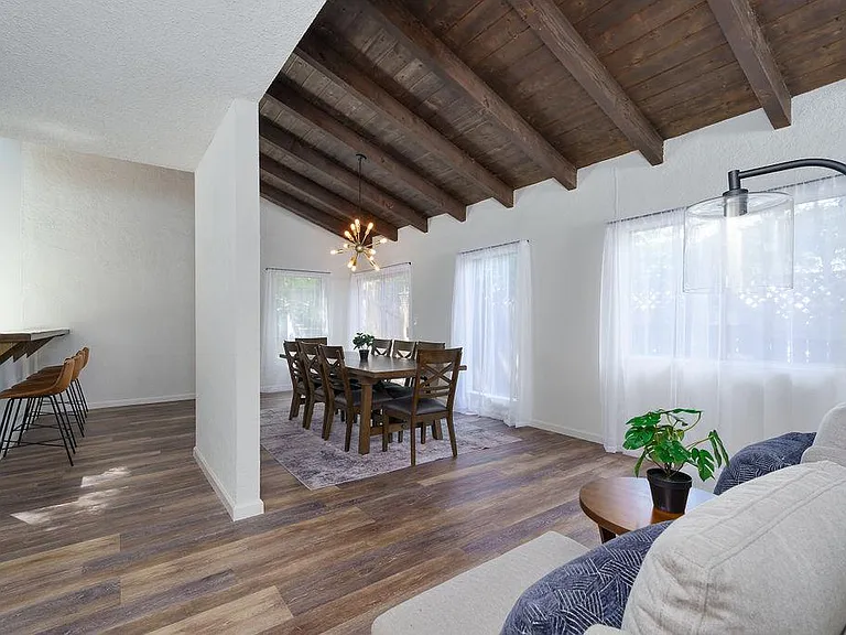 4140 Meadow Lark Dr — Photo 10