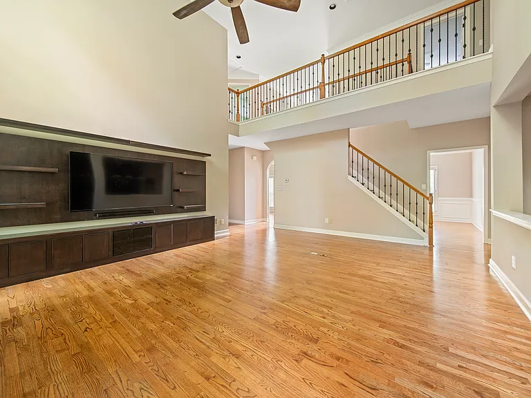375 White Rose Trce — Photo 9