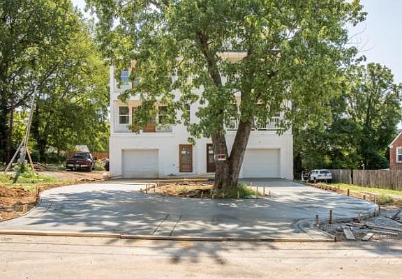 A unit is on the right, plenty of driveway parking