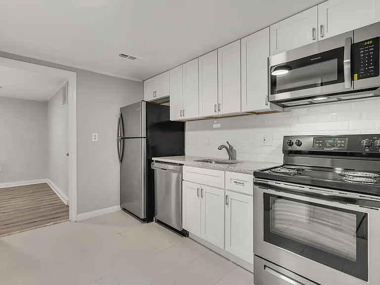 520 N Garfield St #1 — Photo 3