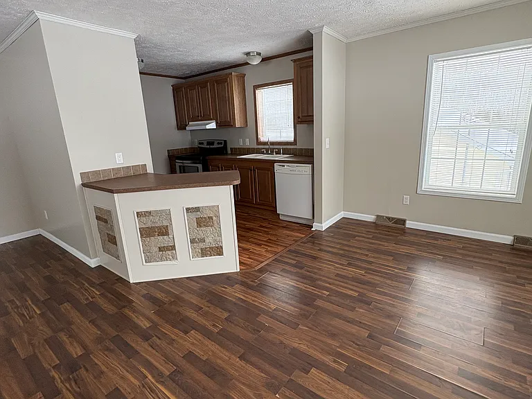 72 Jenna Ln — Photo 3