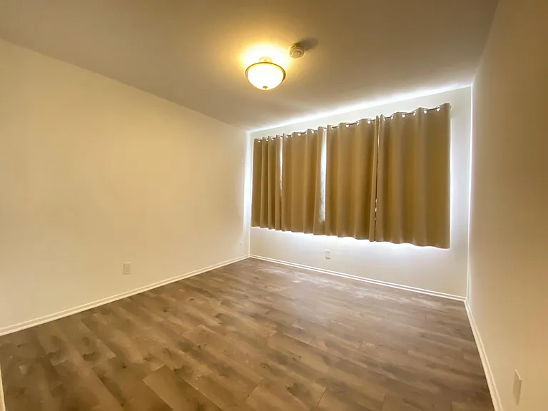 1515 Oak St #34 — Photo 13