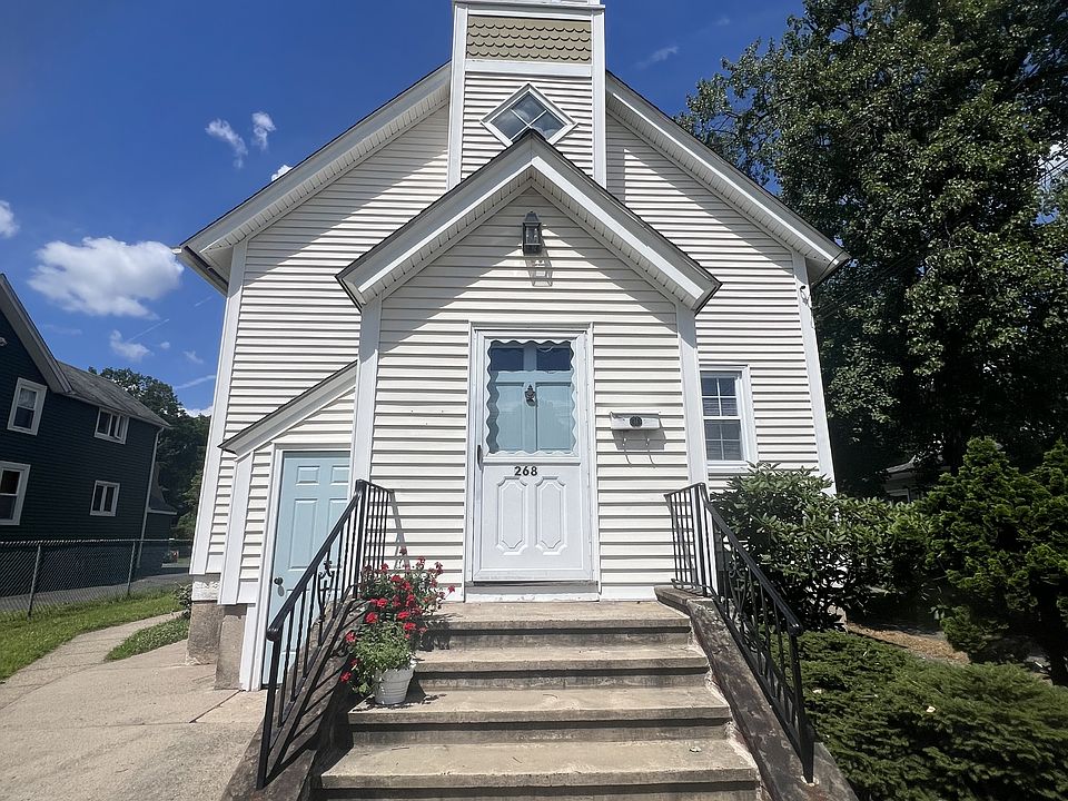 268 Bristol Street Front Unit Entry