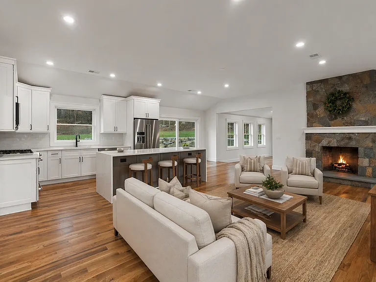 52 Curtis Rd — Photo 4