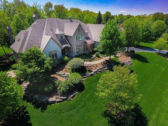 4th image of 38W685 Fairway Dr