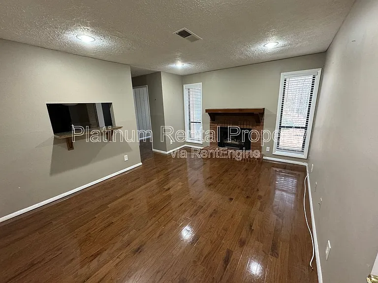 1555 Terrell Mill Pl SE #E — Photo 7