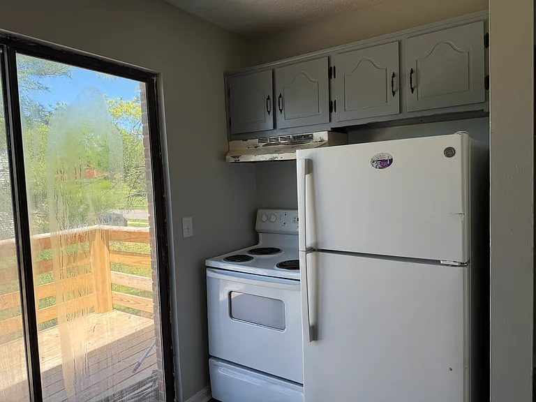 2845 Frontier Ct #8 — Photo 3