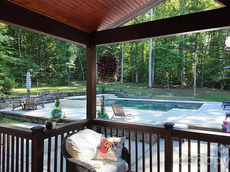410 Farm Branch Dr — Photo 8