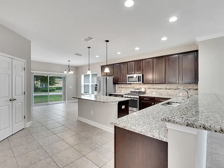5320 Sagecrest Dr — Photo 16