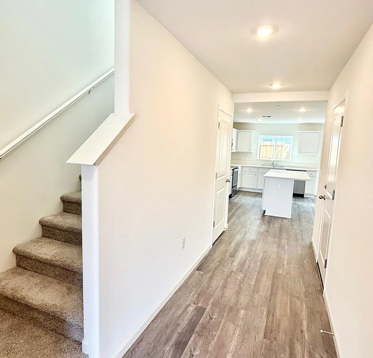 4 bed, 2.5 bath, 1800 sqft, $3,100 — Photo 3