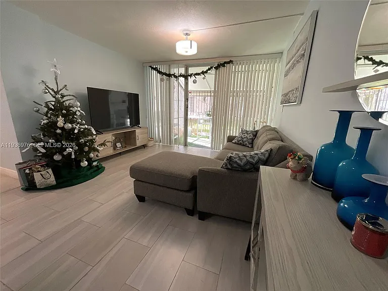 820 NW 87th Ave #114 — Photo 27
