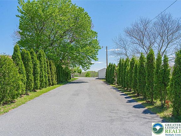 5th image of 3609 Windy Rd