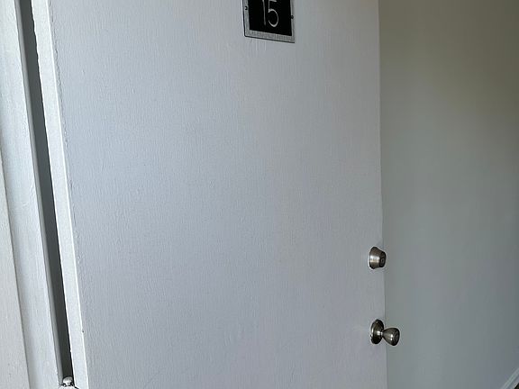 4th image of 543 Landfair Ave APT 15