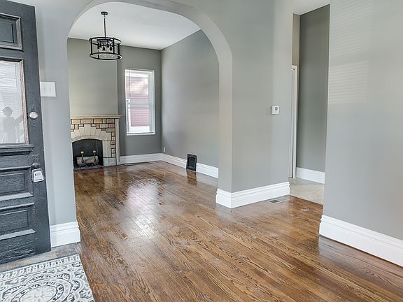 3rd image of 2315 Sulphur Ave