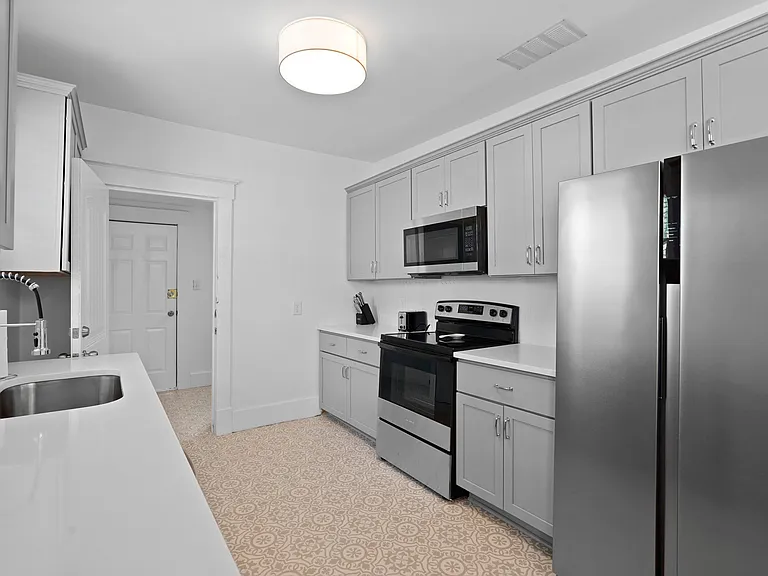 1004 E 33rd St #1/2 — Photo 21