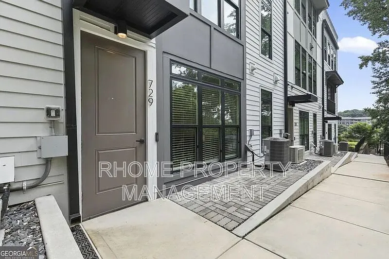 2 bed, 2.5 bath, 1280 sqft, $2,600 — Photo 2