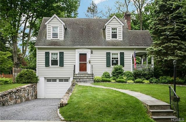 1st image of 52 Lexington Dr