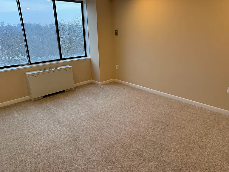 10201 Grosvenor Pl — Photo 17