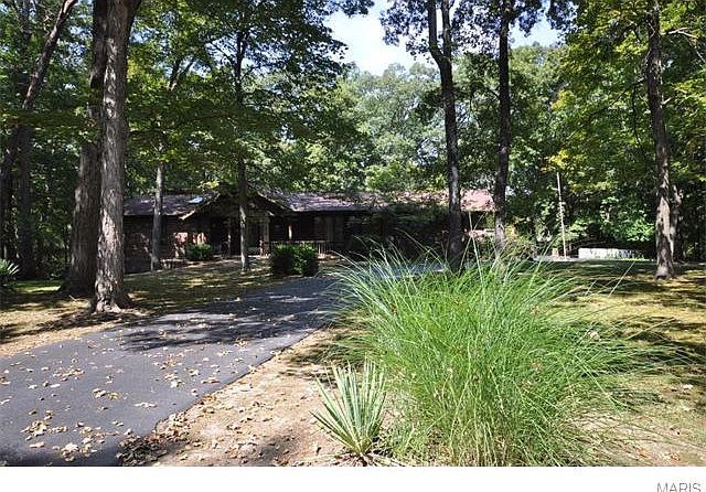 2nd image of 3 Greenview Dr