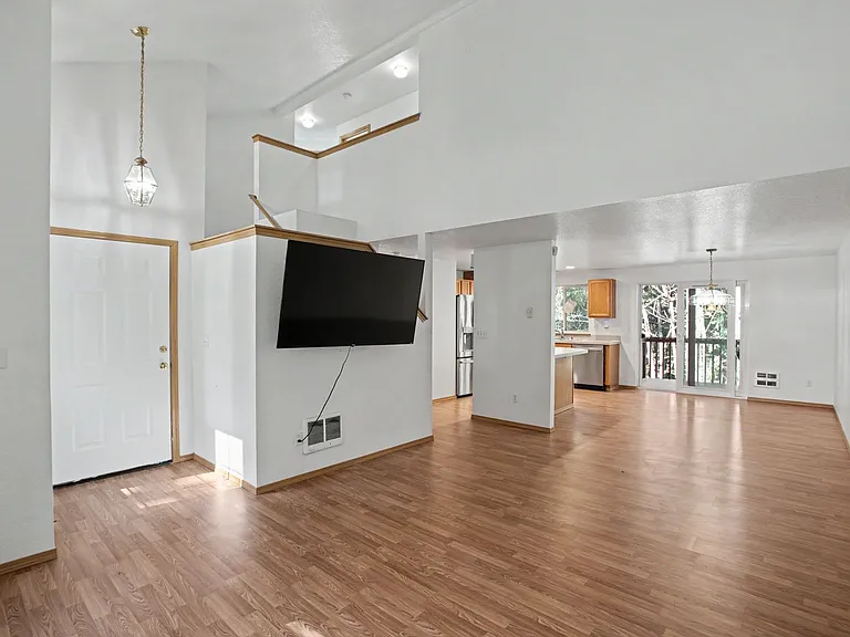 22530 Bluewater Dr SE — Photo 2