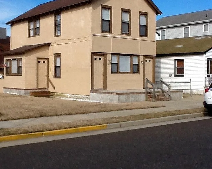 9317 Monmouth Ave #B — Photo 2