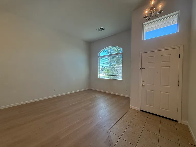 9633 McKenna Dr — Photo 5