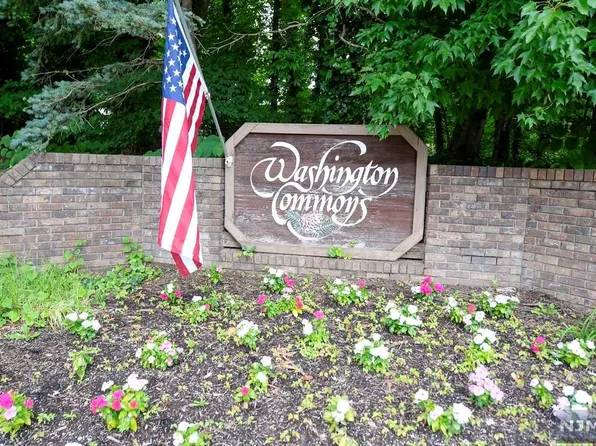 185 Yorktowne Ct, Township Of Washington, NJ 07676