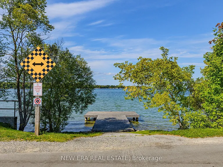1031 Lake Dr N #UPPER — Photo 39