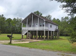 10417 Hightide Dr, Moss Point, MS 39562