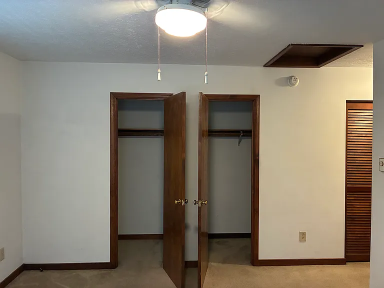 circling to MBR double closets