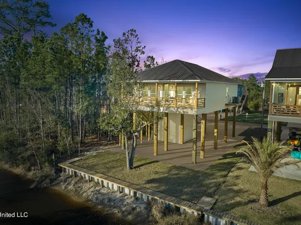 4065 Blue Jay St, Bay Saint Louis, MS 39520