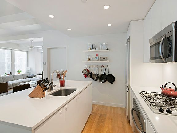 4th image of 90 William St APT 10B